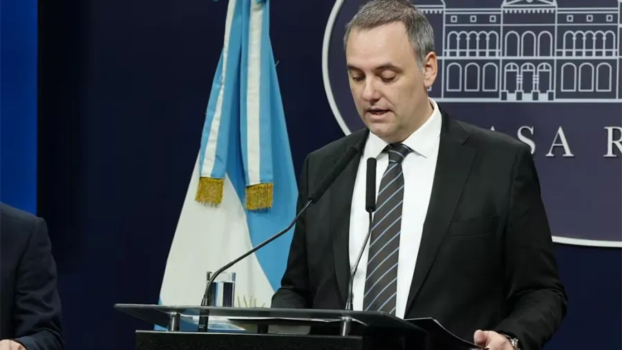 La Justicia detectó movimientos de criptomonedas de Adorni